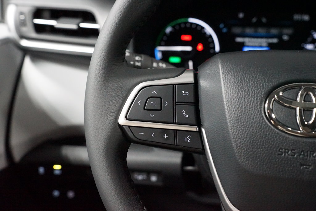 New 2026 Toyota Sienna XLE FWD image 14