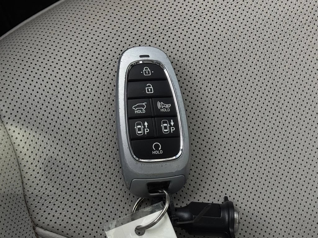 Used 2022 Hyundai Tucson Limited AWD/4WD image 34