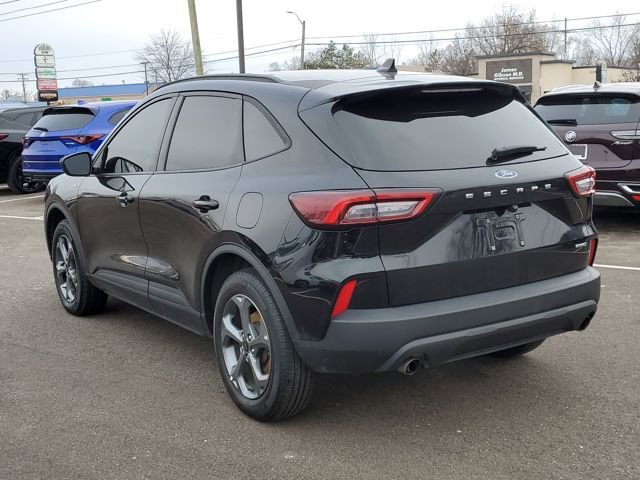 Used 2025 Ford Escape ST-Line image 4