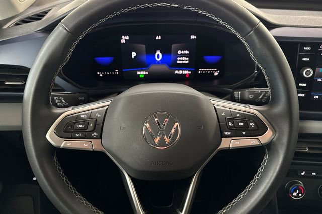Certified 2022 Volkswagen Taos SE image 28