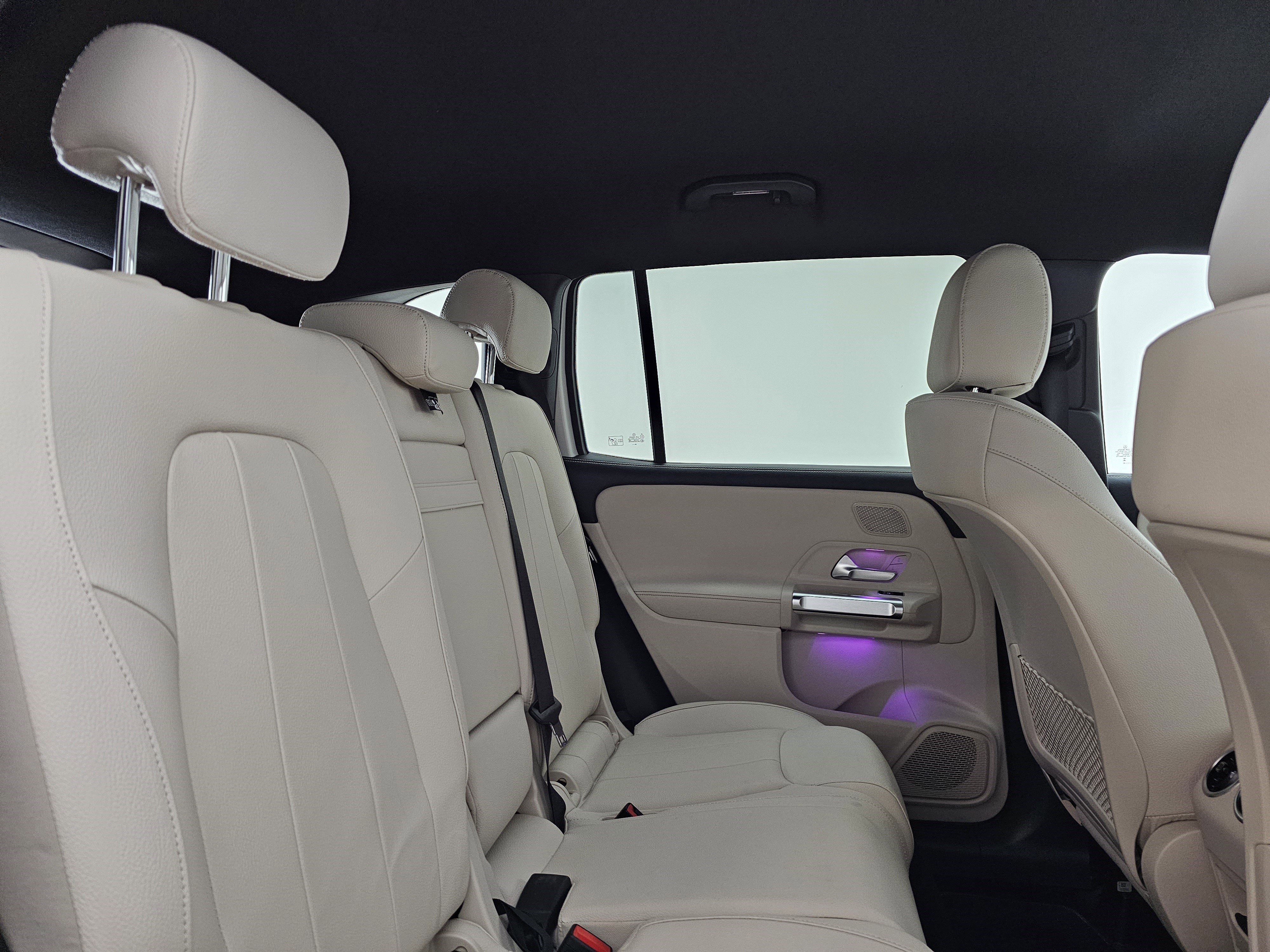 Used 2025 Mercedes-Benz GLB 250 image 24