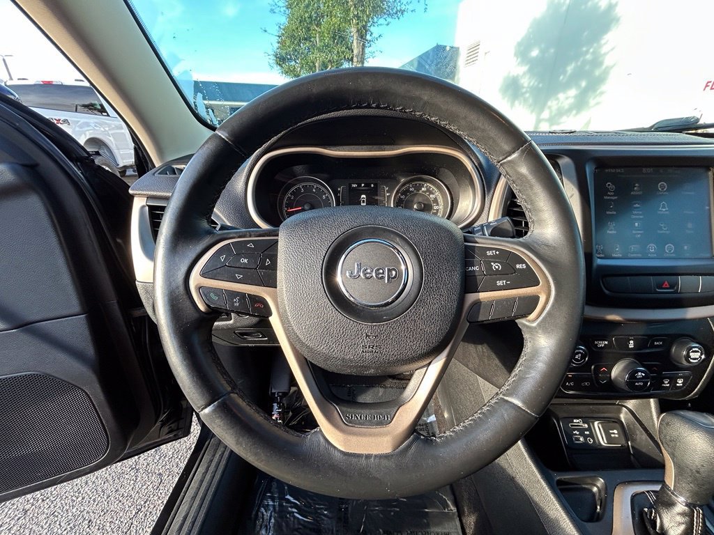 Used 2015 Jeep Cherokee Latitude w/ Comfort/Convenience Group FWD image 14