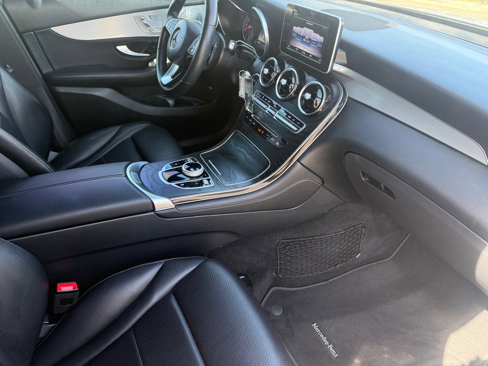 Used 2019 Mercedes-Benz GLC 300 image 20