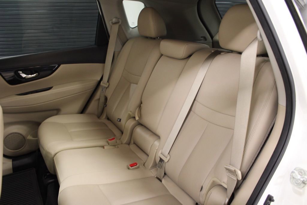 Used 2020 Nissan Rogue SL w/ Premium Package image 29