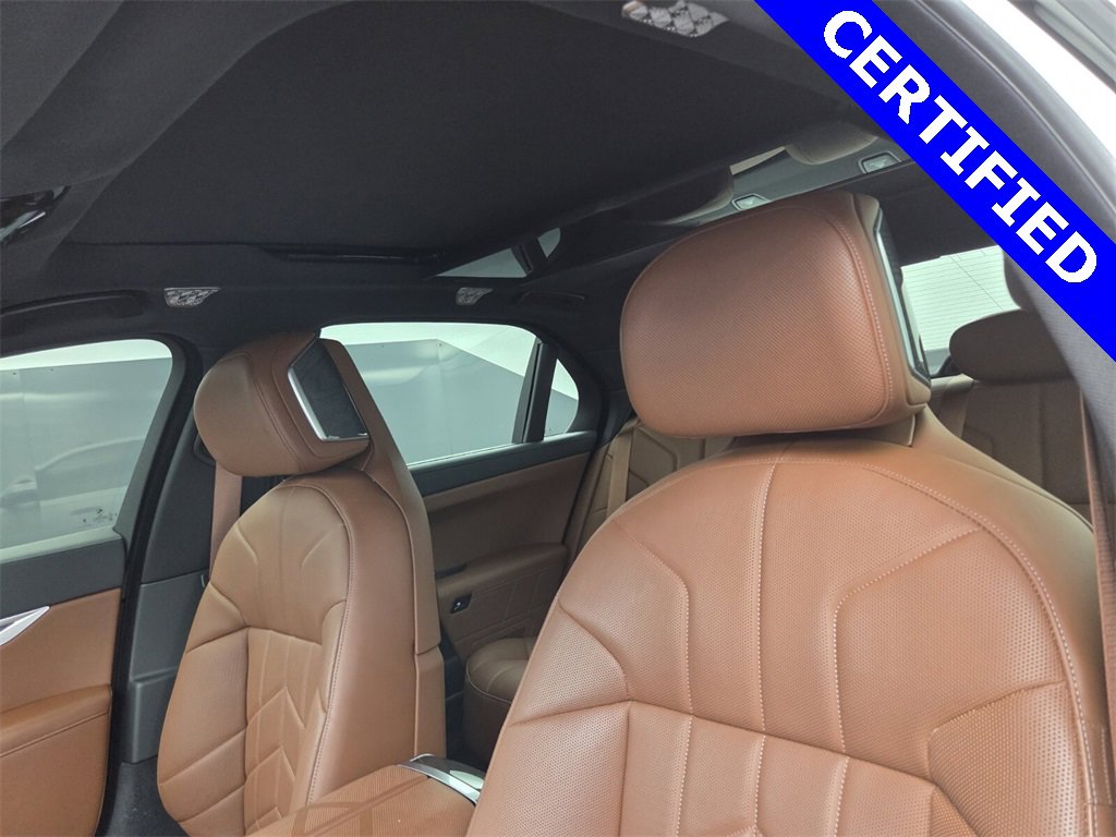 Used 2024 BMW 760i xDrive w/ Executive Package image 21