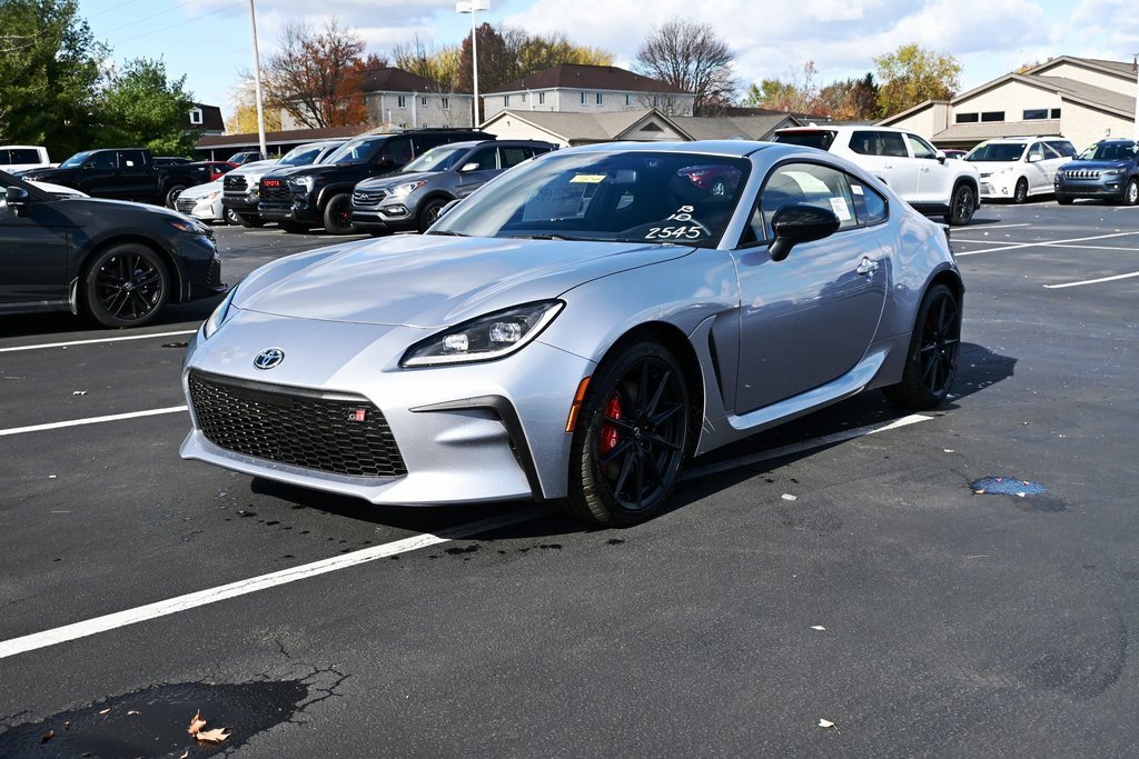 New 2025 Toyota GR86 Premium image 2