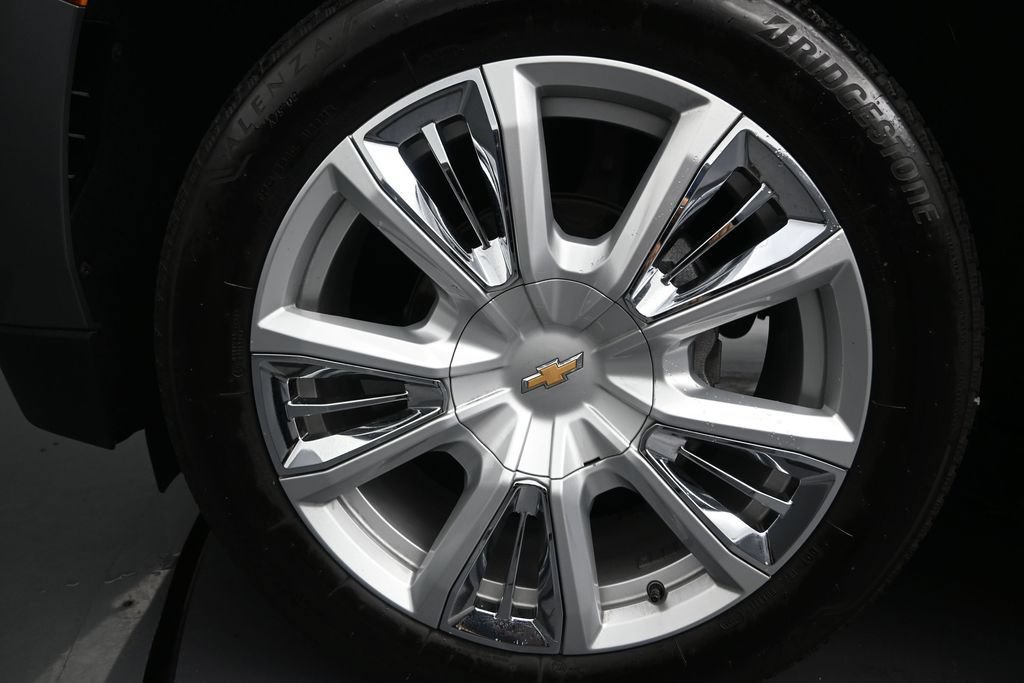 Used 2021 Chevrolet Suburban High Country AWD/4WD image 11