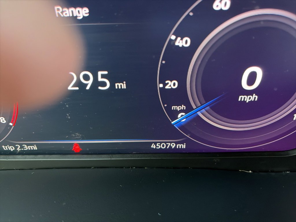 Certified 2023 Volkswagen Atlas Cross Sport SE w/ Panoramic Sunroof Package image 18