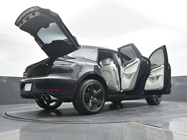Certified 2021 Porsche Macan Turbo AWD/4WD image 26