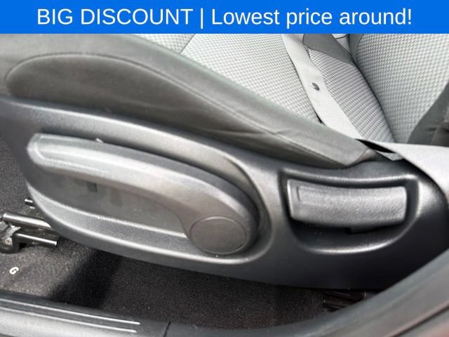 Used 2024 Kia Soul LX w/ Option Group 015 FWD image 17