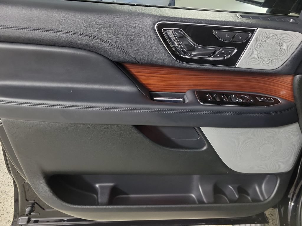 Certified 2023 Lincoln Navigator Reserve AWD/4WD image 22