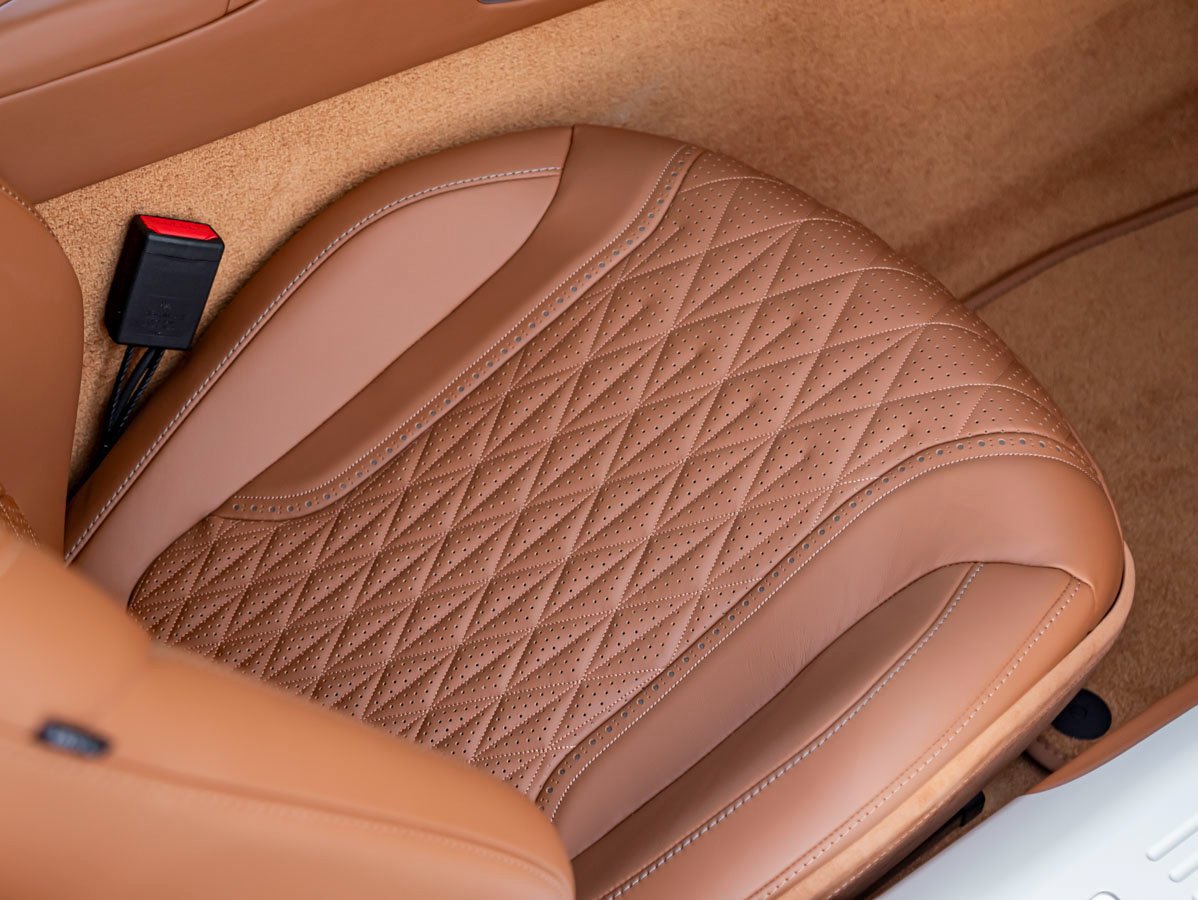 Used 2026 Aston Martin DB12 Convertible RWD image 27