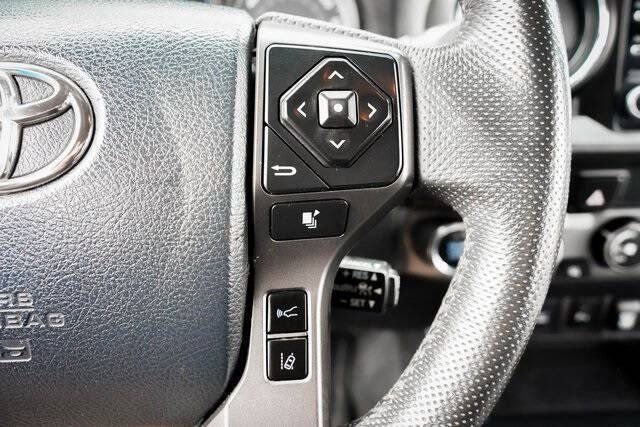 Used 2020 Toyota Tacoma TRD Sport w/ Technology Package AWD/4WD image 17