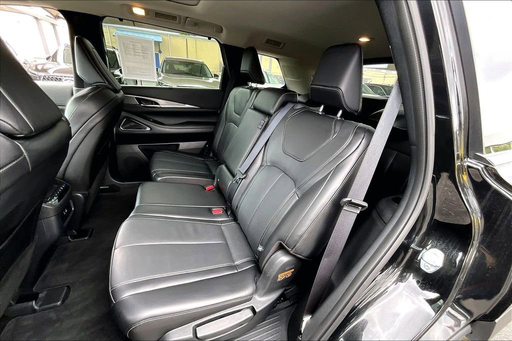 Certified 2025 INFINITI QX60 Luxe AWD/4WD image 37