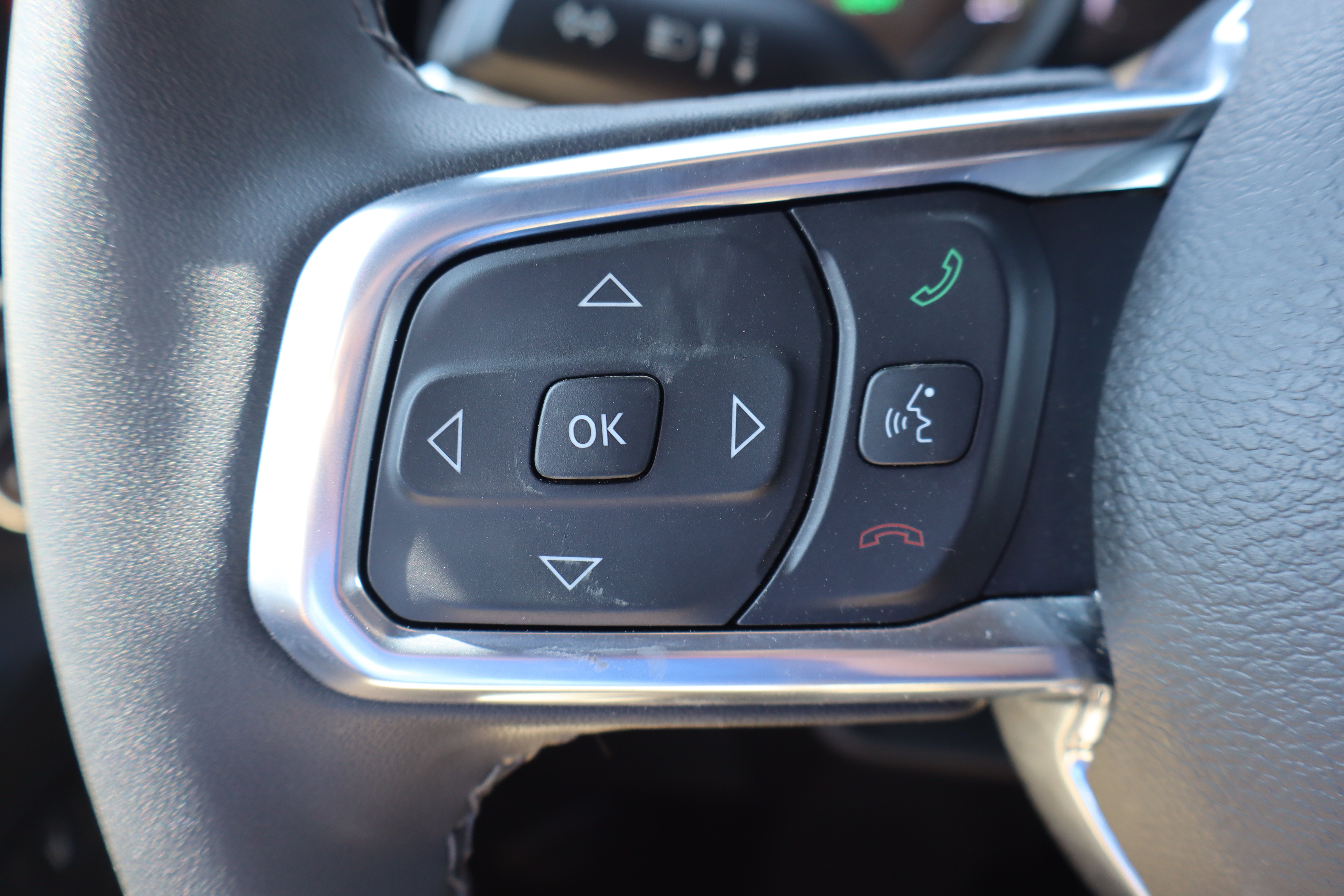 Used 2025 Jeep Wrangler Unlimited Sahara w/ Safety Group AWD/4WD image 15