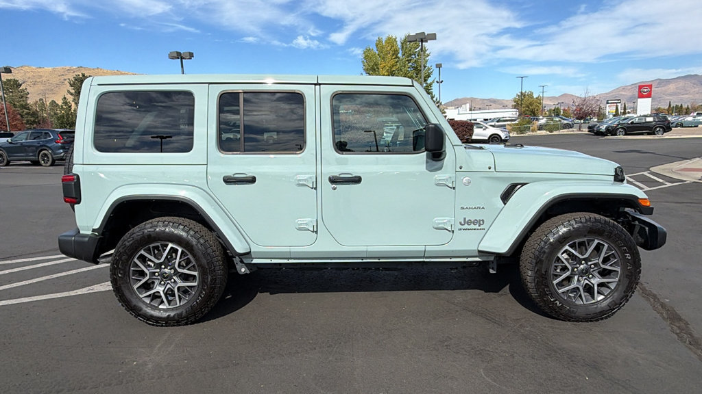Used 2024 Jeep Wrangler Unlimited Sahara AWD/4WD image 2