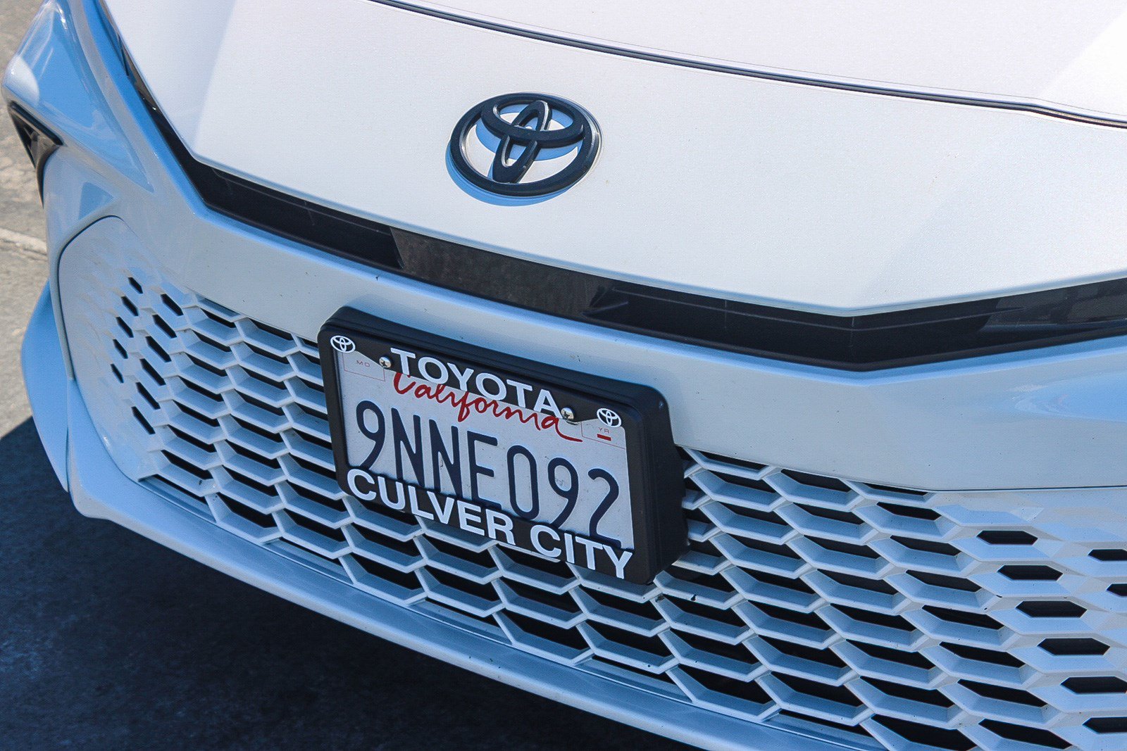 Used 2025 Toyota Camry XSE FWD image 6