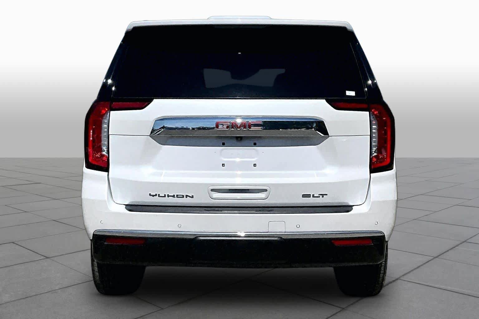 Used 2024 GMC Yukon SLT w/ SLT Luxury Package AWD/4WD image 5