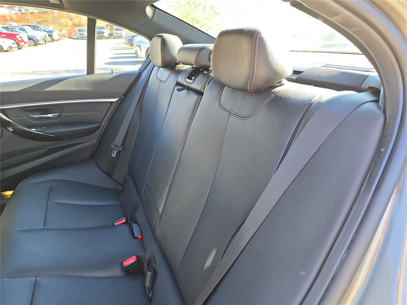 Used 2016 BMW 340i xDrive Sedan image 15