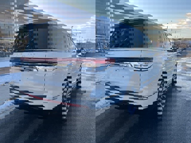 Used 2022 Lincoln Navigator L Reserve image 8