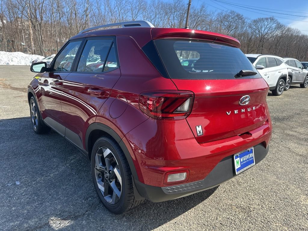 Certified 2025 Hyundai Venue SEL image 3
