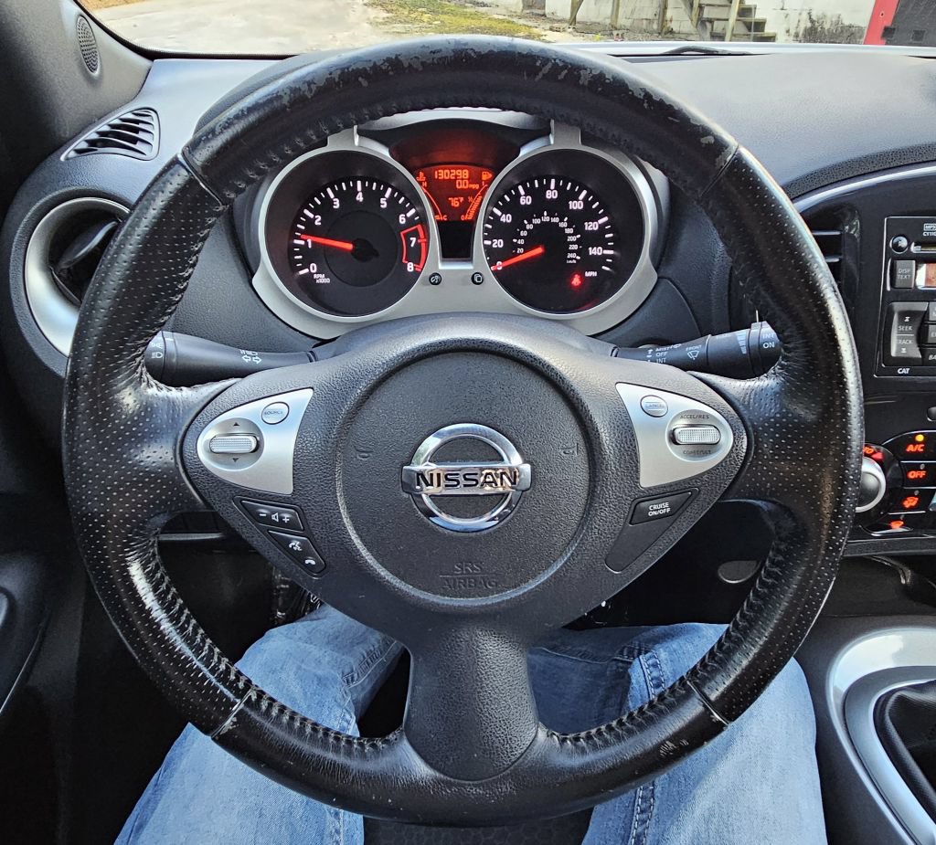 Used 2011 Nissan Juke SV FWD image 17
