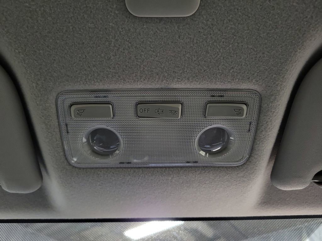 Used 2016 Toyota Prius C Two image 19