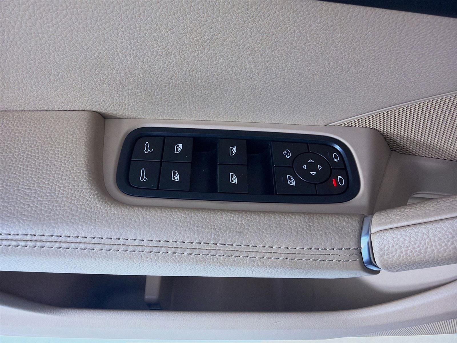 Certified 2023 Porsche Cayenne Platinum Edition AWD/4WD image 8