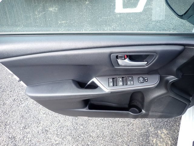 Used 2017 Toyota Camry LE FWD image 21