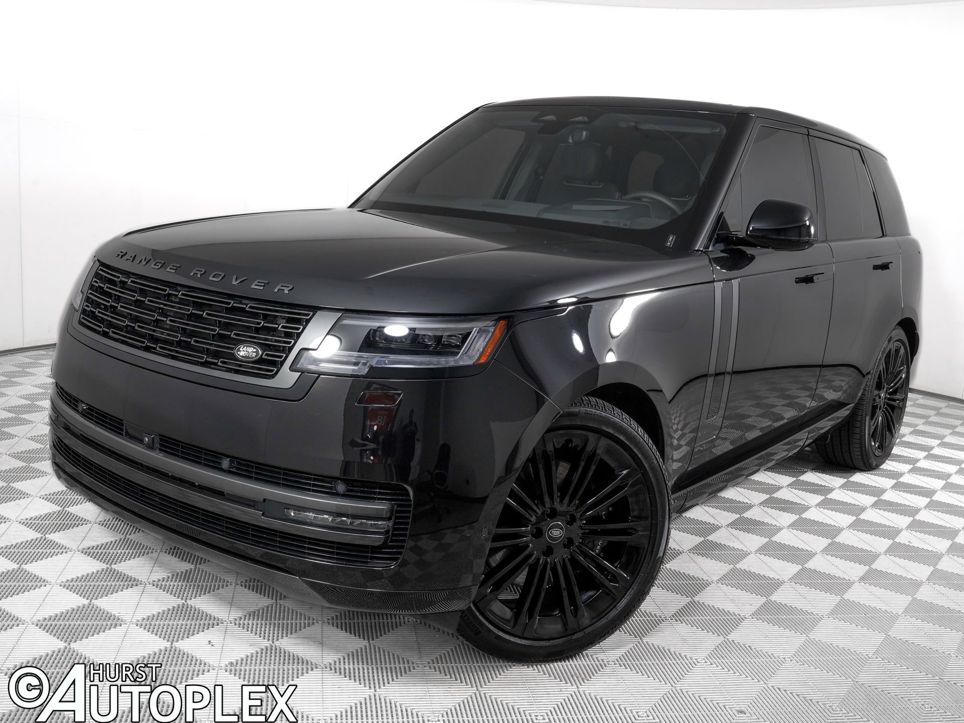 Used 2025 Land Rover Range Rover SE AWD/4WD image 1