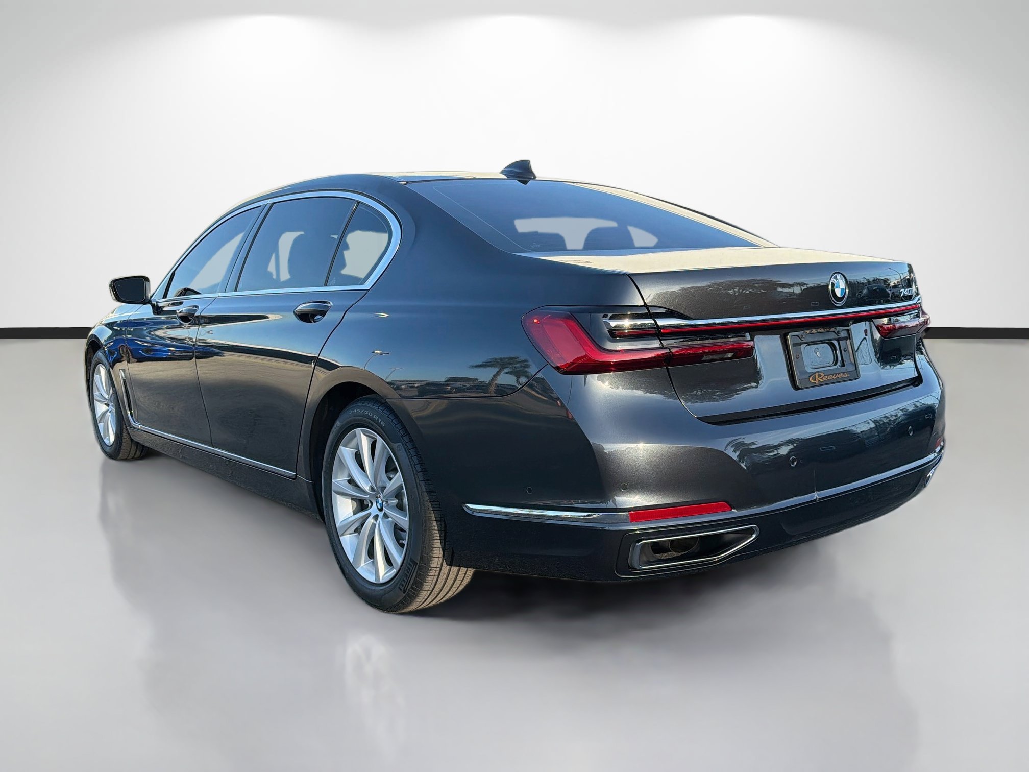 Used 2020 BMW 740i w/ Cold Weather Package RWD image 5