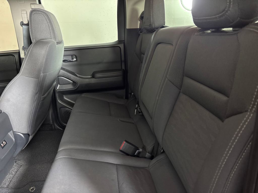 Used 2023 Nissan Frontier SV image 29