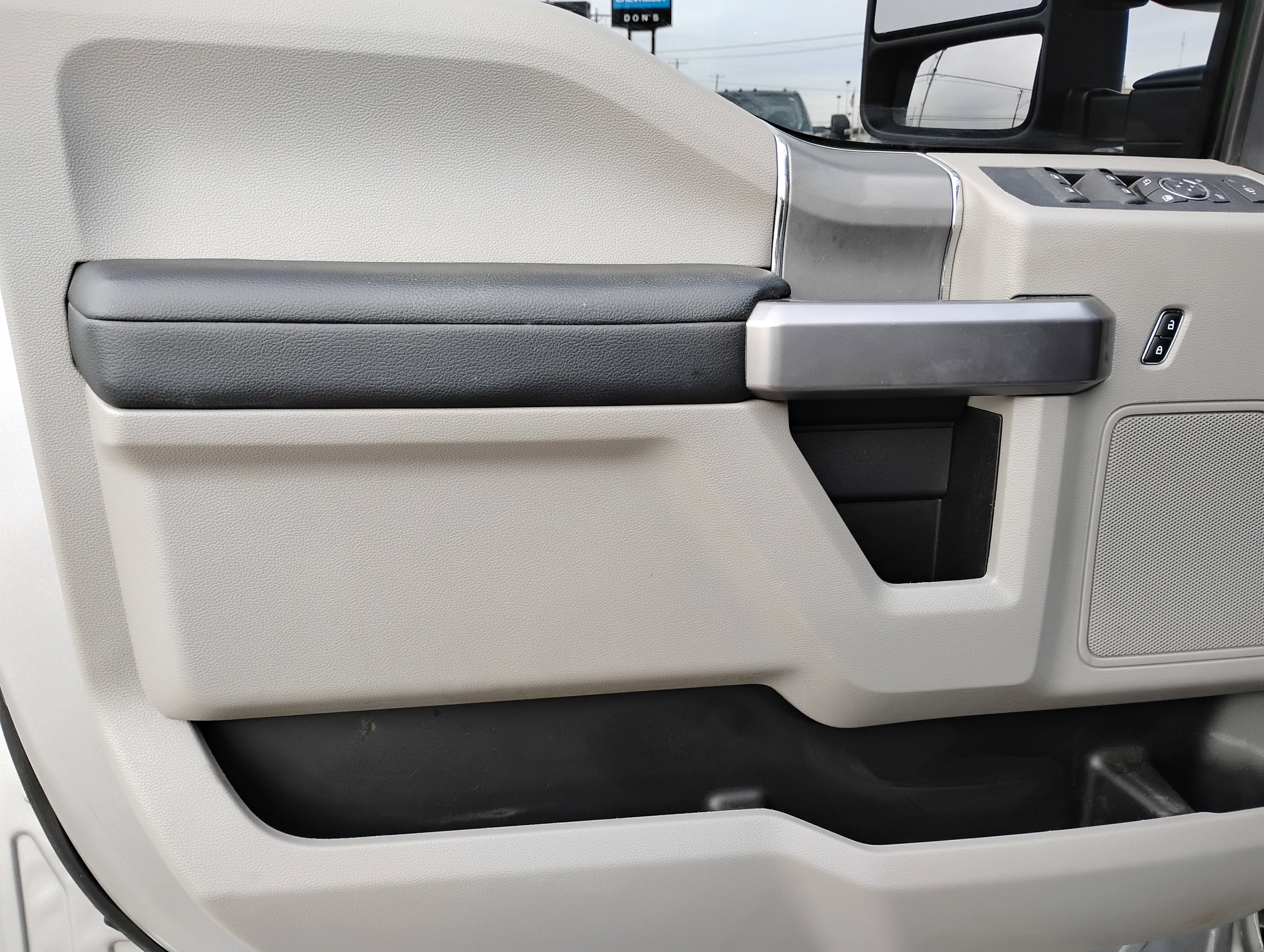 Used 2022 Ford F250 XLT w/ XLT Premium Package image 15