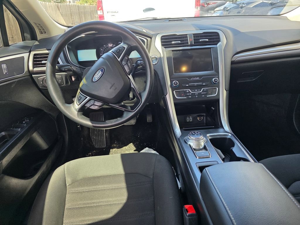 Used 2020 Ford Fusion SE AWD/4WD image 7