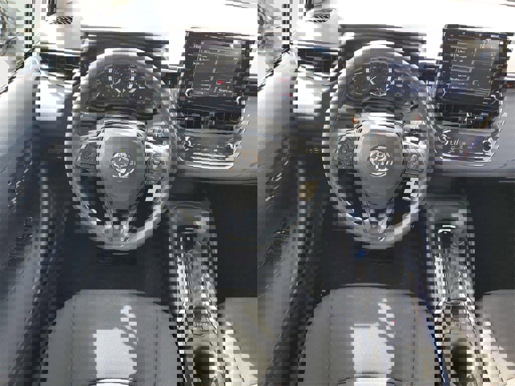 Used 2022 Toyota Corolla LE image 12