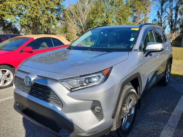 Used 2021 Toyota RAV4 XLE Premium image 8