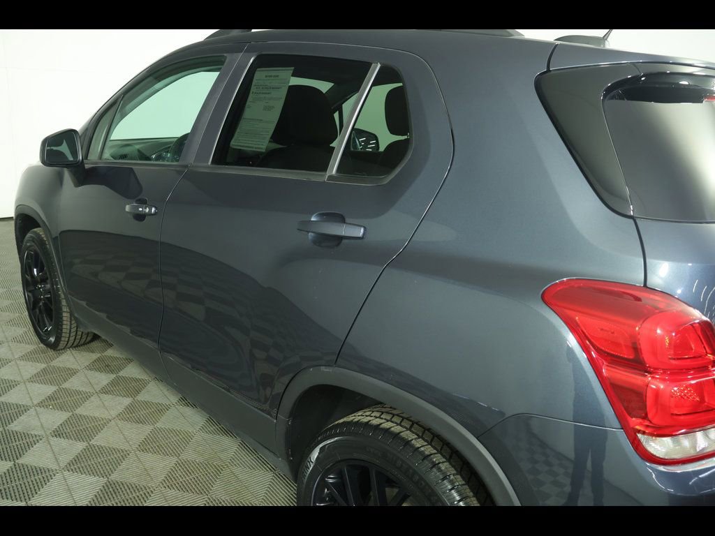 Used 2021 Chevrolet Trax LT w/ Sport Edition image 16