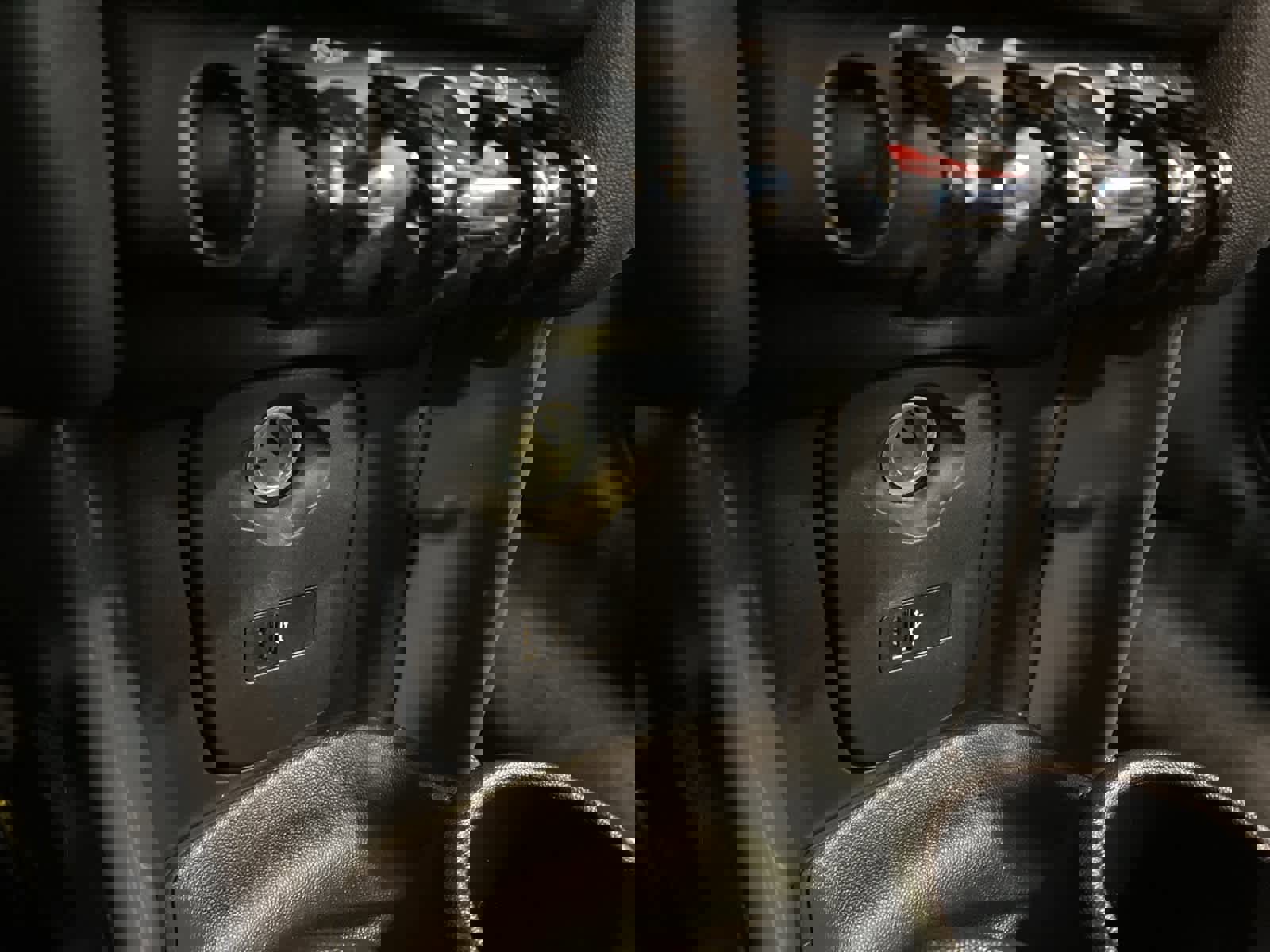 Used 2019 MINI Cooper 2-Door Hardtop image 23