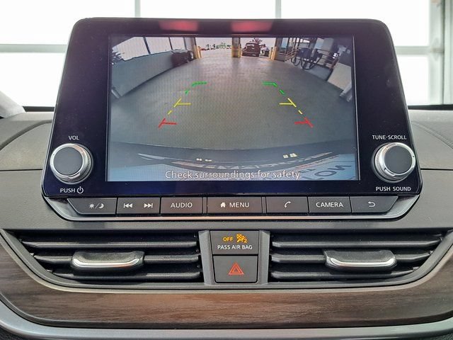 Used 2025 Nissan Altima 2.5 SV FWD image 15