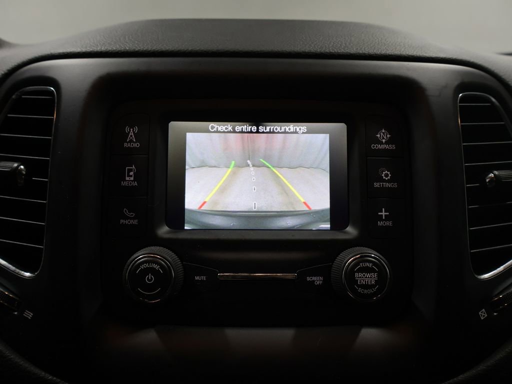 Used 2018 Jeep Compass Latitude w/ Cold Weather Group image 8