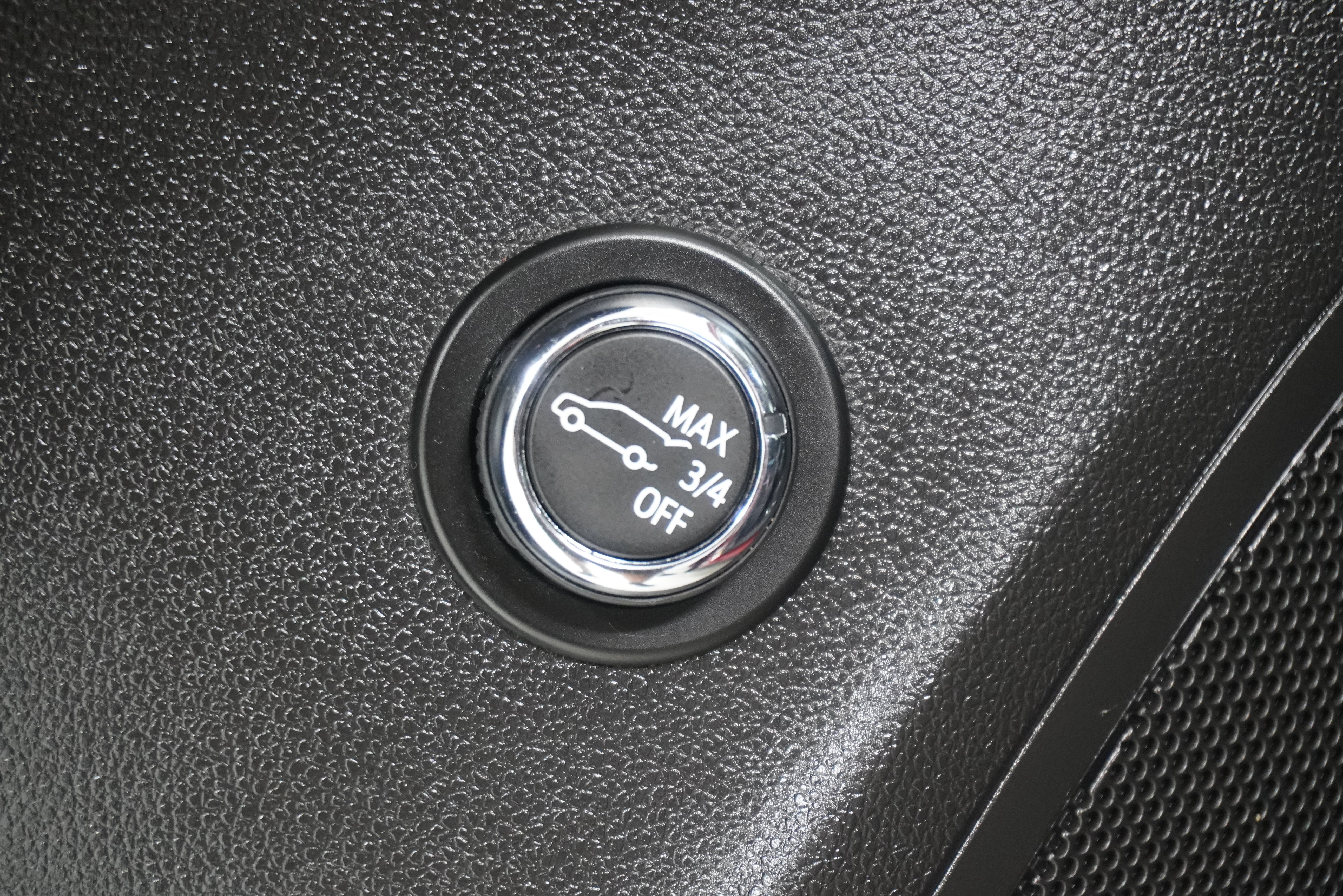 Used 2022 Buick Envision Essence w/ Sport Touring Package FWD image 25