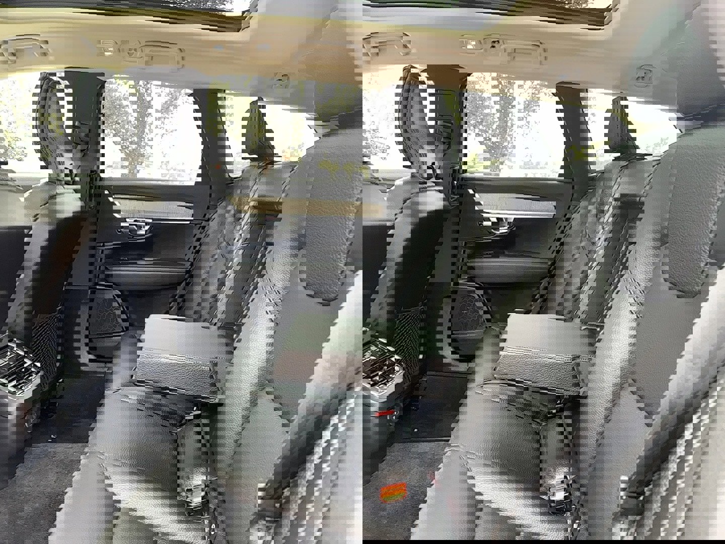 Certified 2023 Volvo V90 B6 Cross Country Plus image 16