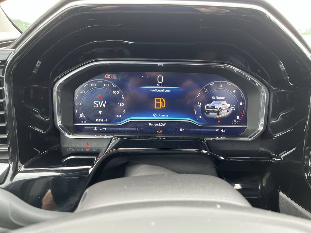 Used 2025 Chevrolet Silverado 1500 LT Trail Boss w/ Convenience Package II AWD/4WD image 15