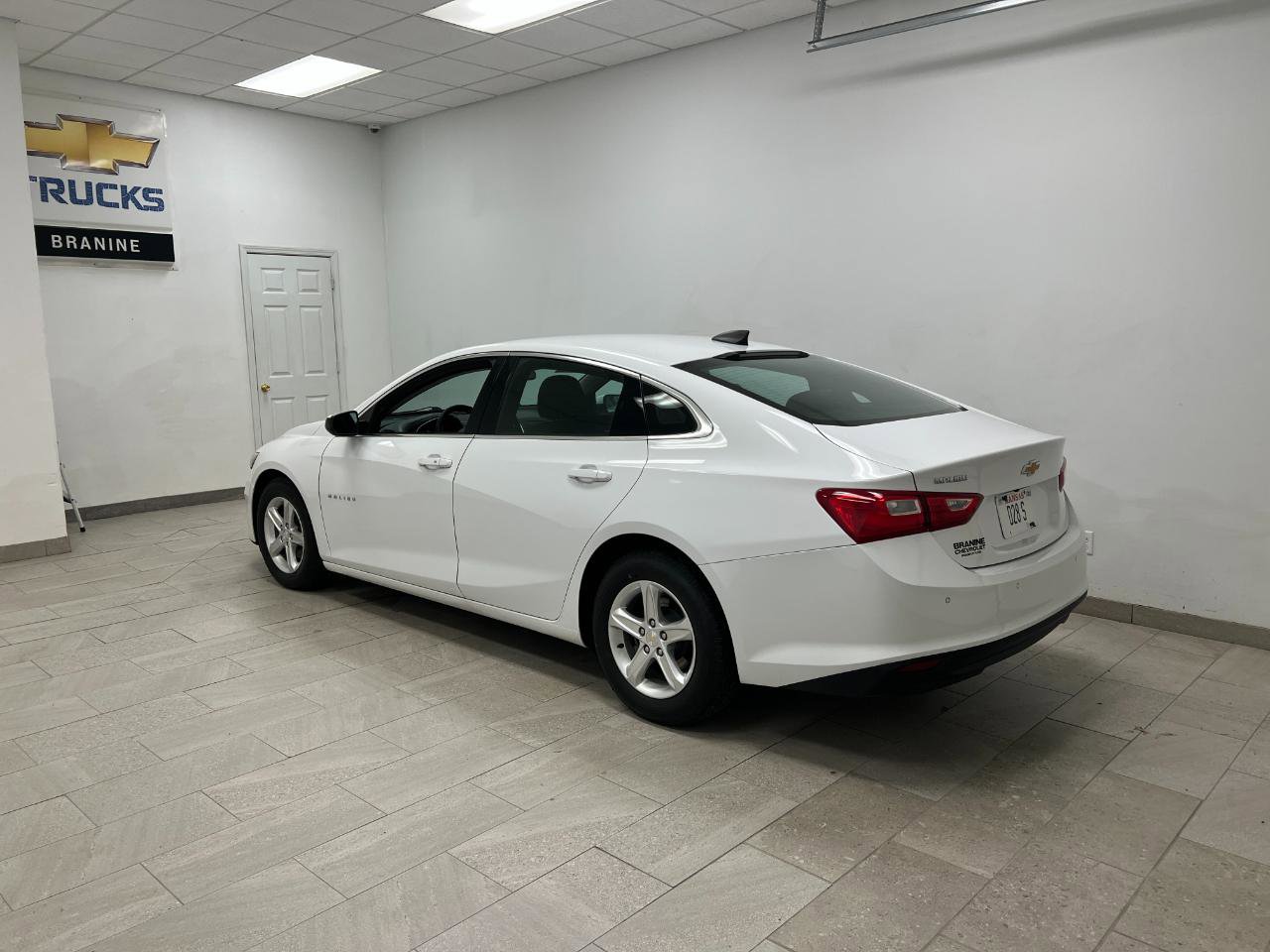 Used 2021 Chevrolet Malibu LS w/ Driver Confidence Package II FWD image 9