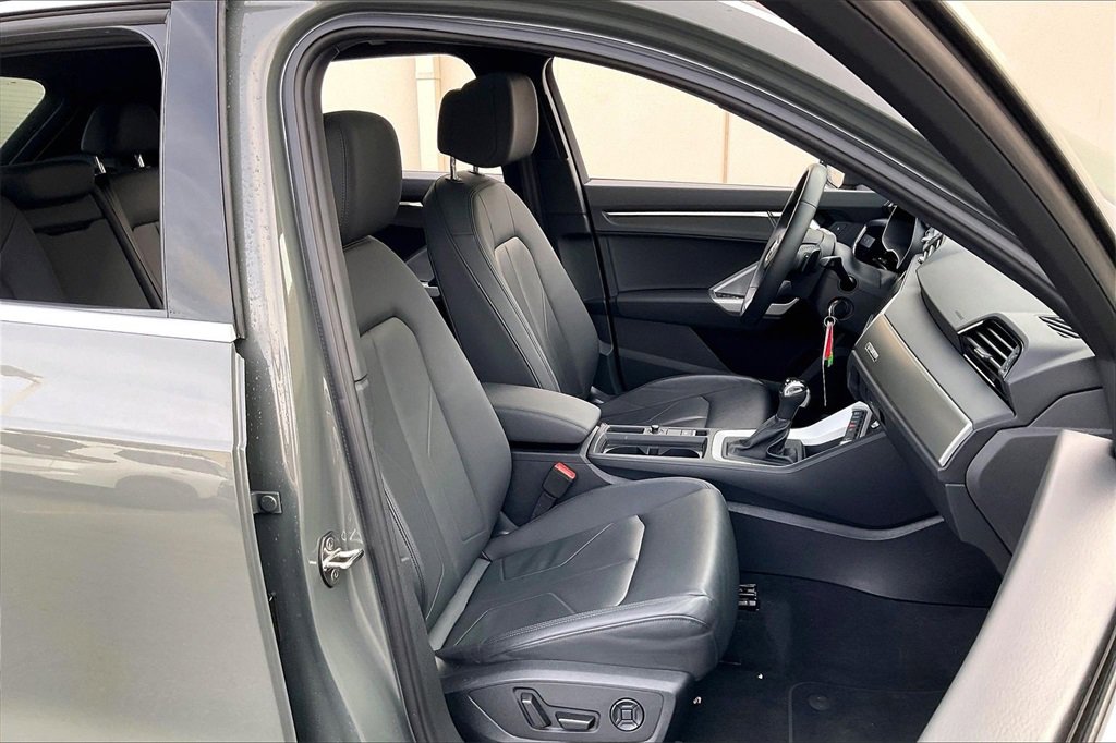 Used 2025 Audi Q3 2.0T Premium image 7