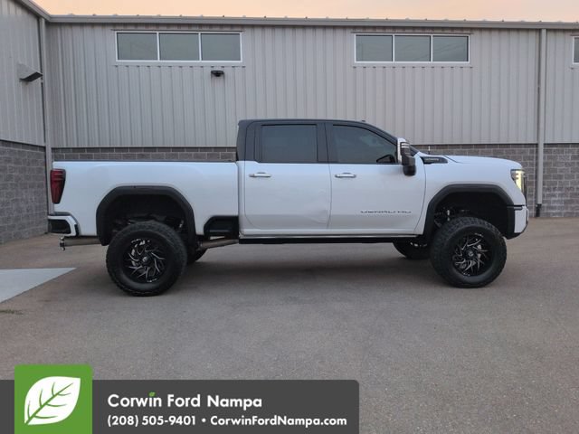 Used 2024 GMC Sierra 3500 Denali Ultimate AWD/4WD image 2