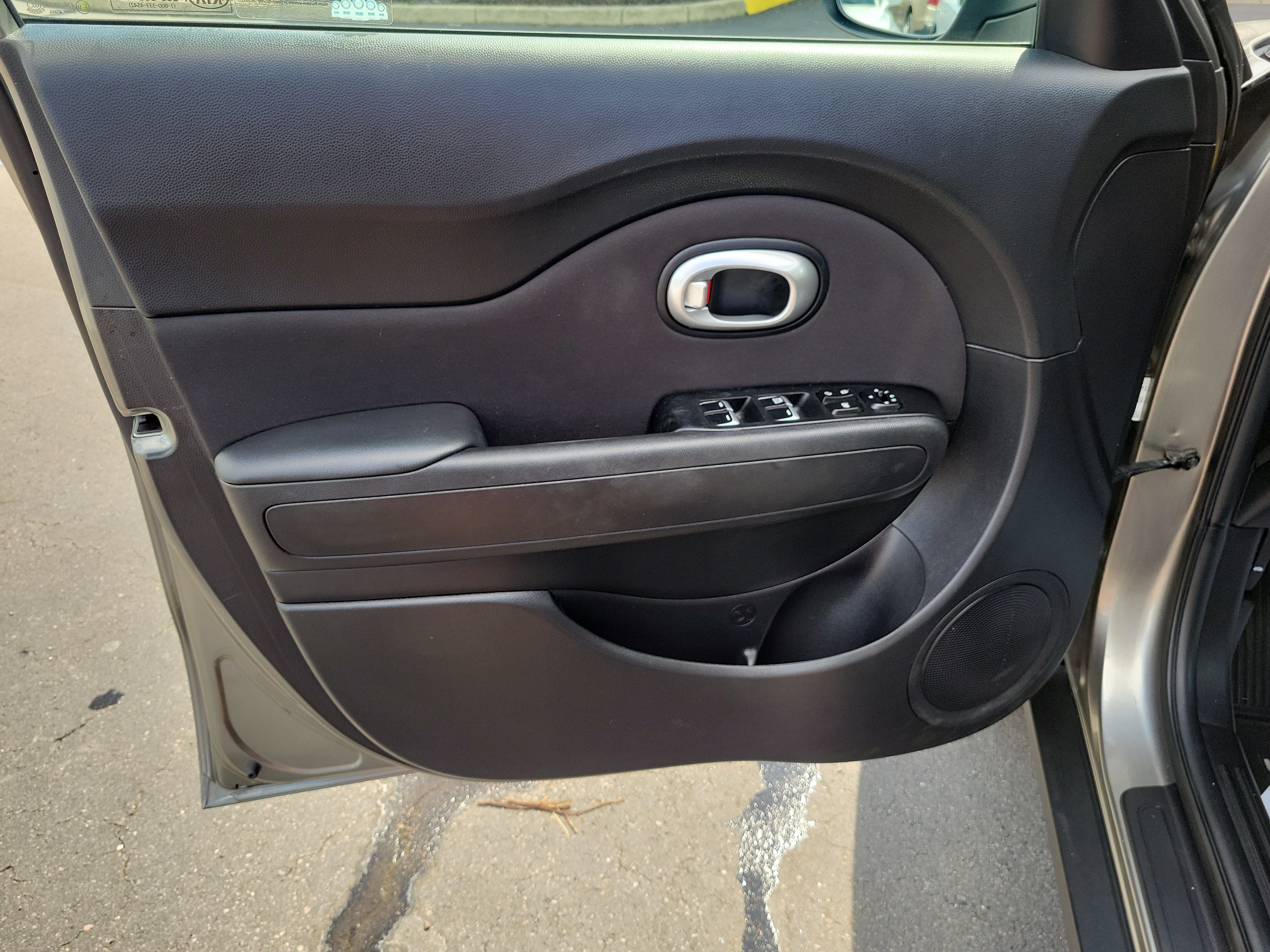 Used 2018 Kia Soul FWD image 18
