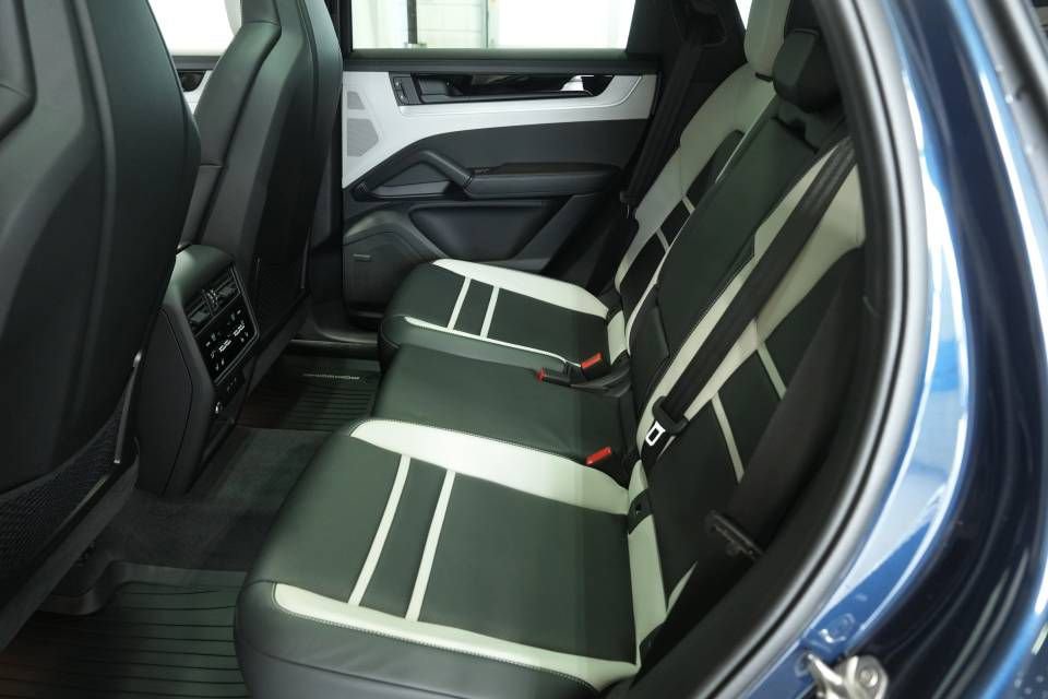 New 2026 Porsche Cayenne Coupe image 27