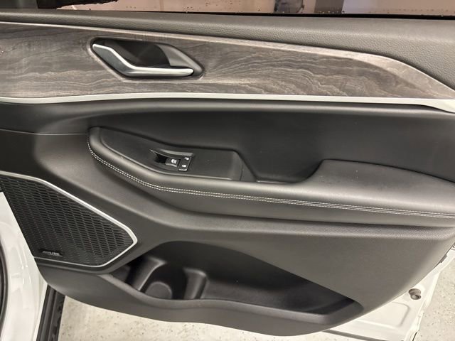 Used 2022 Jeep Grand Cherokee L Limited image 27