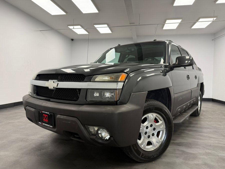Used 2003 Chevrolet Avalanche 4x4 w/ Suspension Package, Off-Road image 2